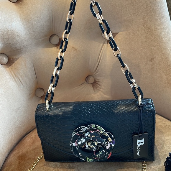 Beautiful NWT Browns shoulder and crossbody bag with Multi-Colored Fabric Flower - Picture 17 of 17